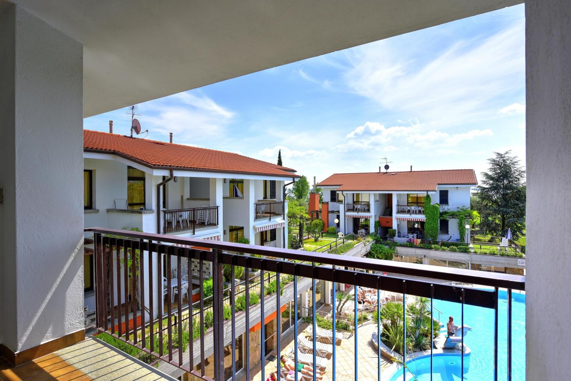 Aparthotel Italsol Riai 3*
